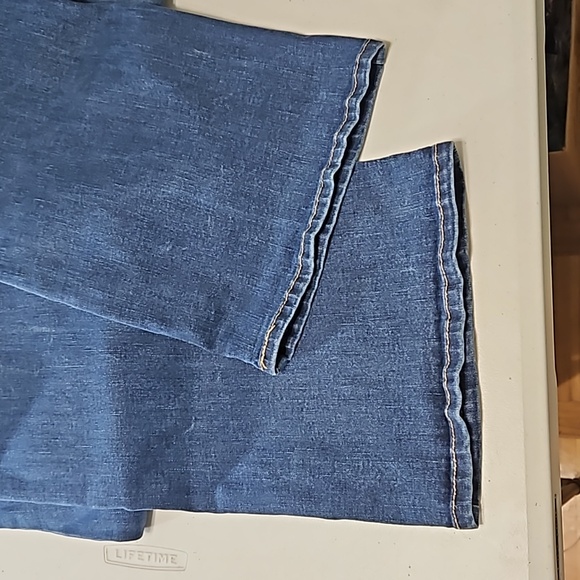 LEVI'S 512 perfectly slimming bootcut jeans - Picture 8 of 16